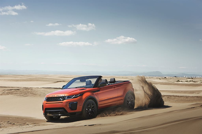 Illustration for article titled 2017 Range Rover Evoque Convertible: This Is It